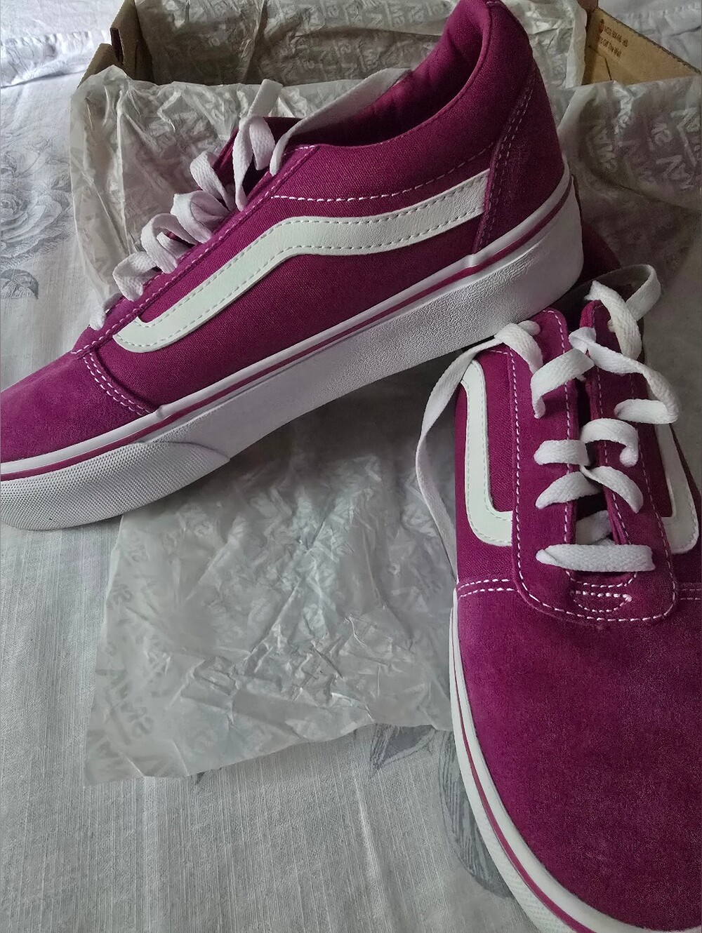 Vans Women’s Fuchsia Suede Low-Top Sneakers with White Stripe
